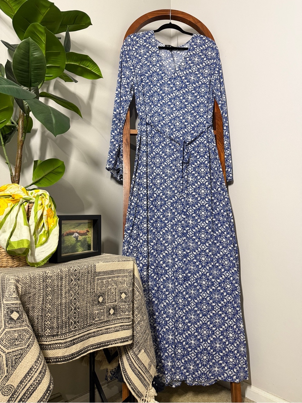 Lulu's XL Blue White Print Long Sleeve Belted Maxi Dress